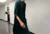 武僧来了！文班亚马身着绿色僧袍步入比赛球馆